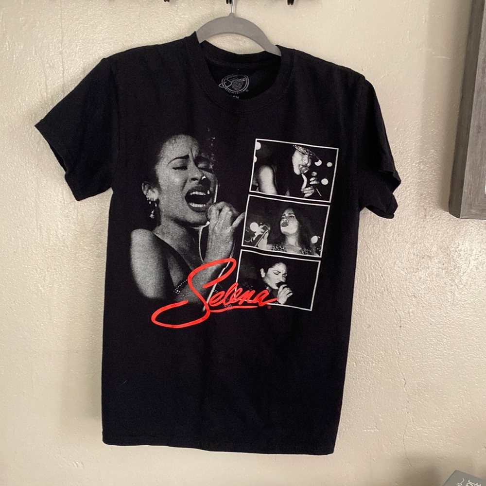 Graphic tee